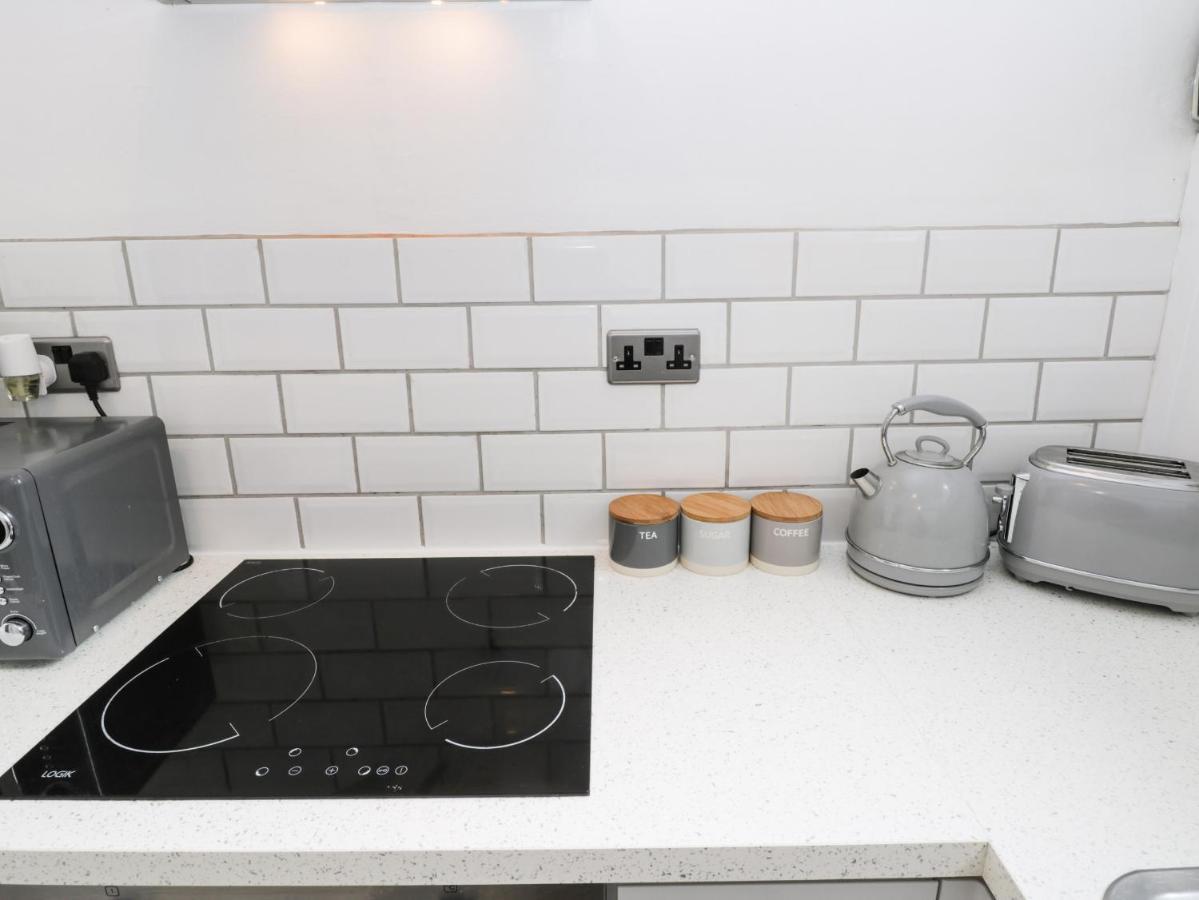 The Surfers Bolt Hole Apartment Whitby Exterior foto