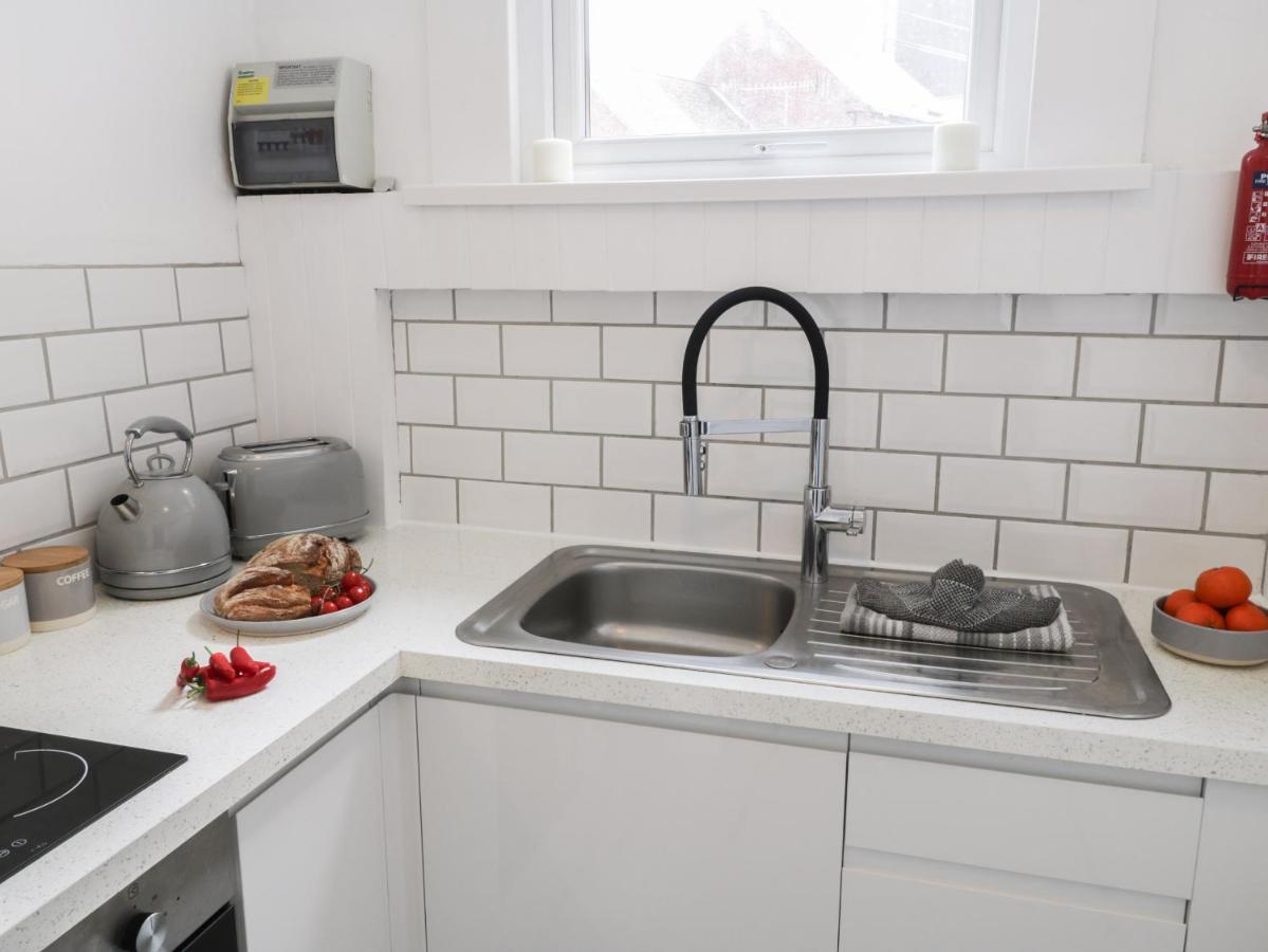 The Surfers Bolt Hole Apartment Whitby Exterior foto