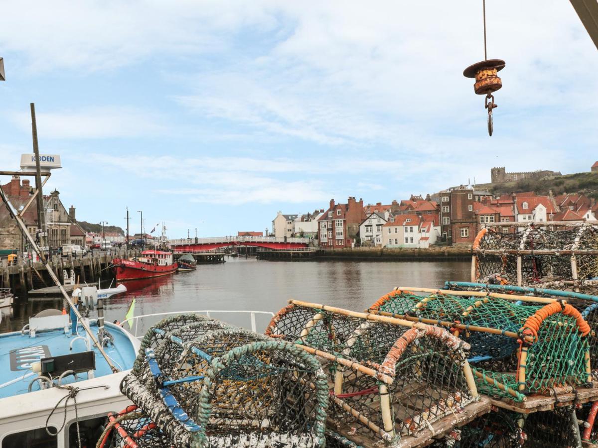 The Surfers Bolt Hole Apartment Whitby Exterior foto